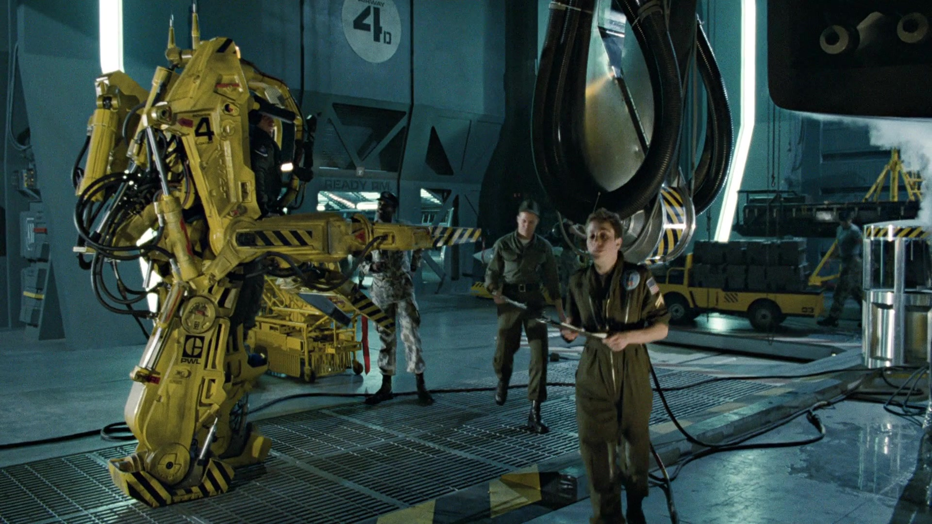 Aliens still 4